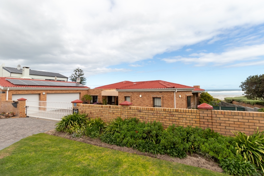 3 Bedroom Property for Sale in Van Riebeeckstrand Western Cape